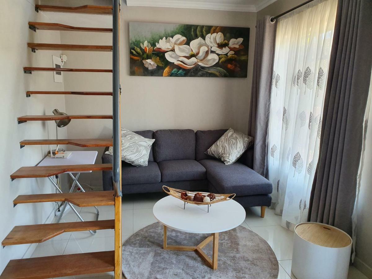Melville Mews-2- Auckland Park ヨハネスブルグ エクステリア 写真